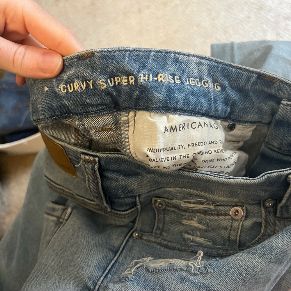 AE Curvy Super Hi-Rise Ripped Jegging - Picture 3 of 5